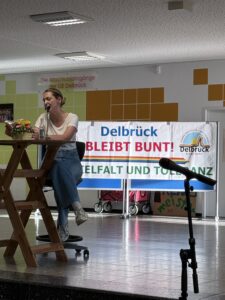 Sally Lisa Starken liest aus Ihrem Buch 'Zu Besuch am rechten Rand'